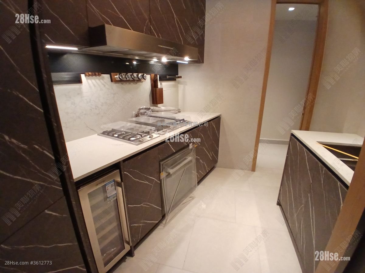 Onmantin Rental 3 Bedrooms , 3 Bathrooms 899 ft² Onmantin Rental 3 Bedrooms , 3 Bathrooms 899 ft²