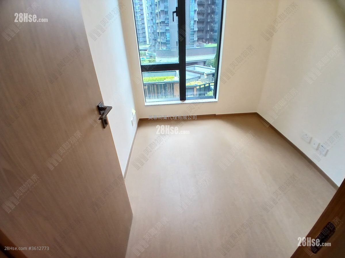 Onmantin Rental 3 Bedrooms , 3 Bathrooms 899 ft² Onmantin Rental 3 Bedrooms , 3 Bathrooms 899 ft²