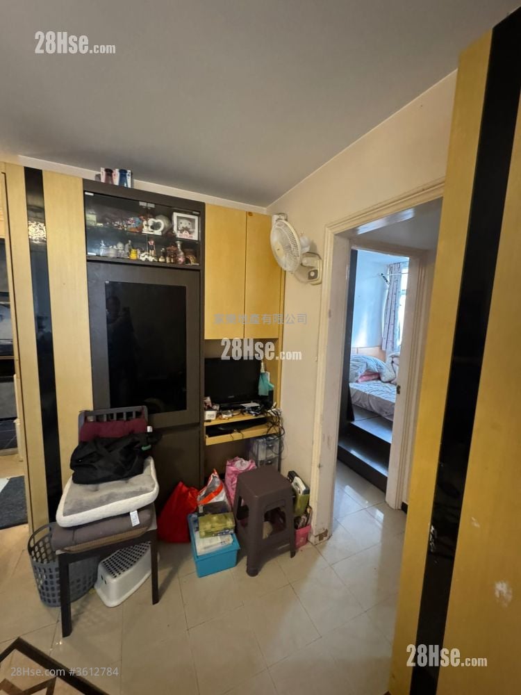 Tung Lam Court Sell 2 Bedrooms , 1 Bathroom 443 ft² Tung Lam Court Sell 2 Bedrooms , 1 Bathroom 443 ft²