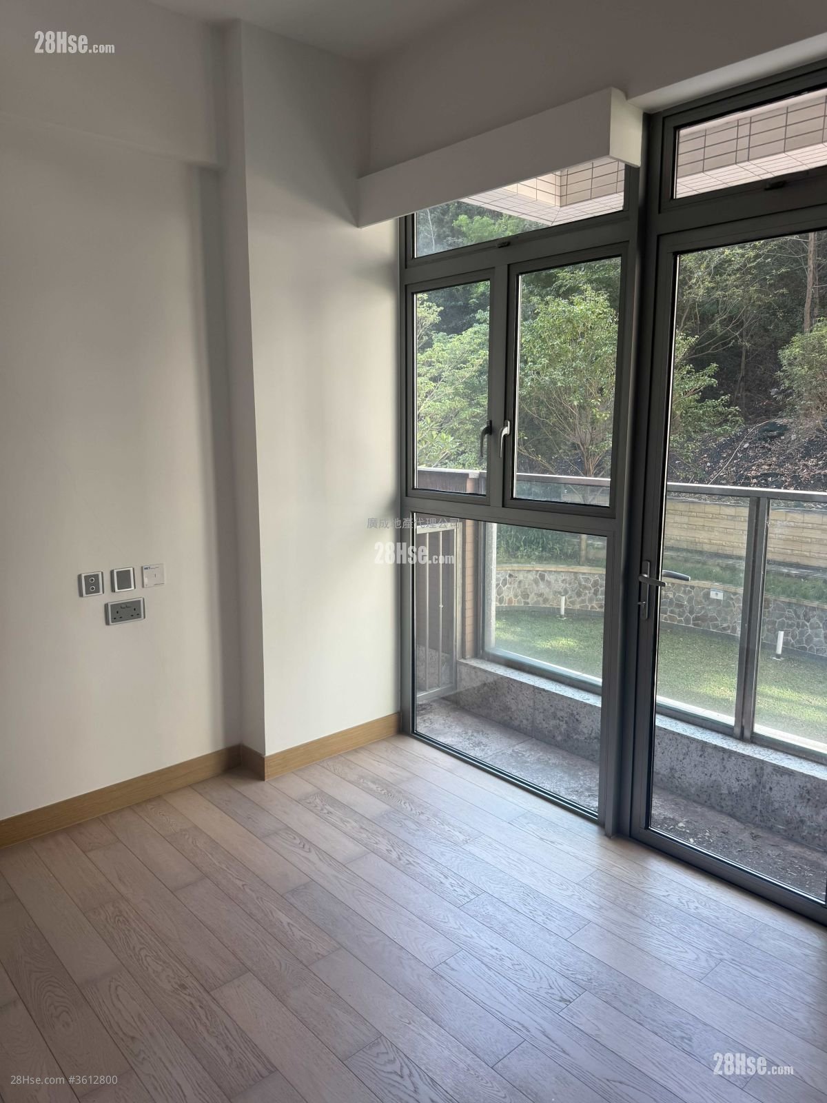 L’aquatique Rental 3 Bedrooms , 2 Bathrooms 887 ft²