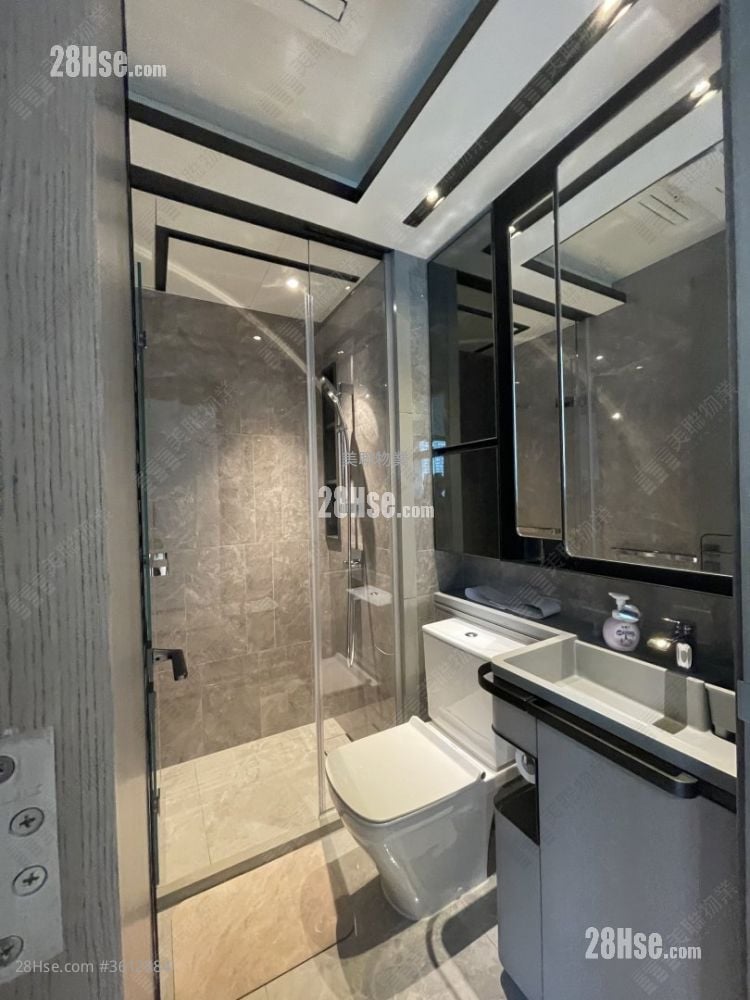 Cullinan Sky Rental 437 ft² Cullinan Sky Rental 437 ft²