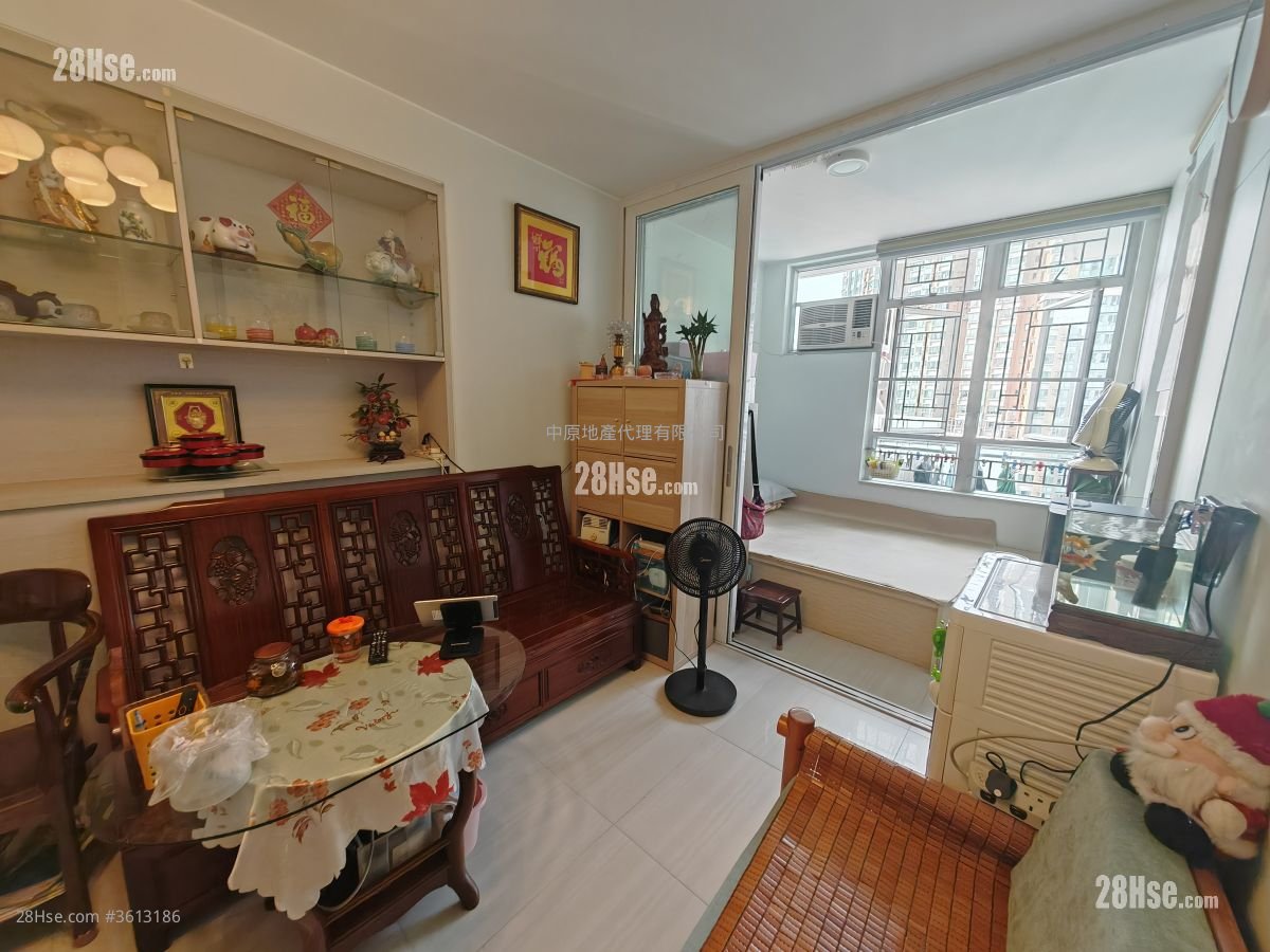 Sheung Chui Court Sell 2 Bedrooms 438 ft²