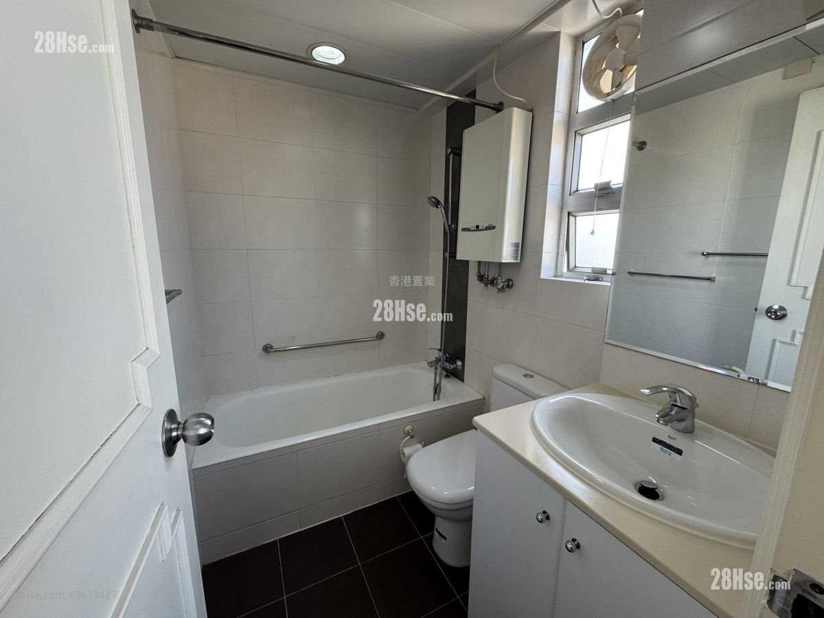 Hanking Court Rental 4 Bedrooms , 2 Bathrooms 1,580 ft² Hanking Court Rental 4 Bedrooms , 2 Bathrooms 1,580 ft²