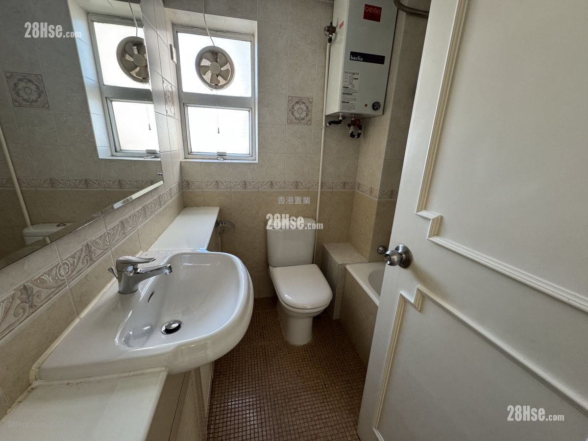 Hanking Court Rental 4 Bedrooms , 2 Bathrooms 1,580 ft² Hanking Court Rental 4 Bedrooms , 2 Bathrooms 1,580 ft²