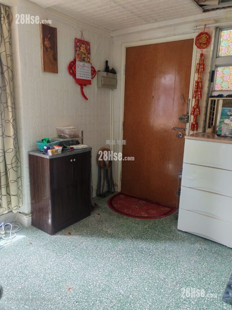 五福大厦 售盘 2 房 , 1 浴室 400 平方尺 五福大厦 售盘 2 房 , 1 浴室 400 平方尺