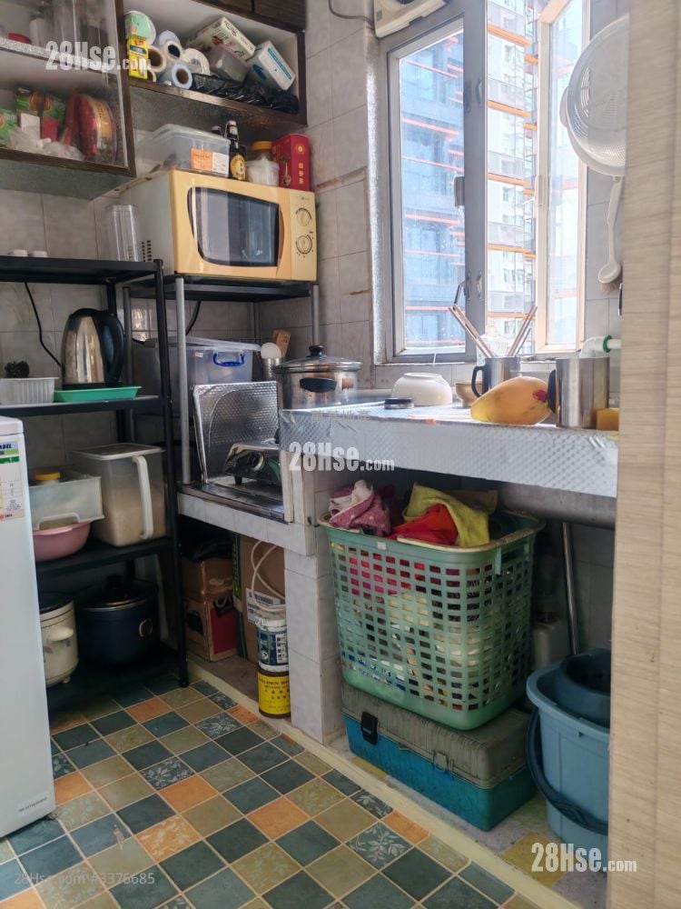 五福大厦 售盘 2 房 , 1 浴室 400 平方尺 五福大厦 售盘 2 房 , 1 浴室 400 平方尺