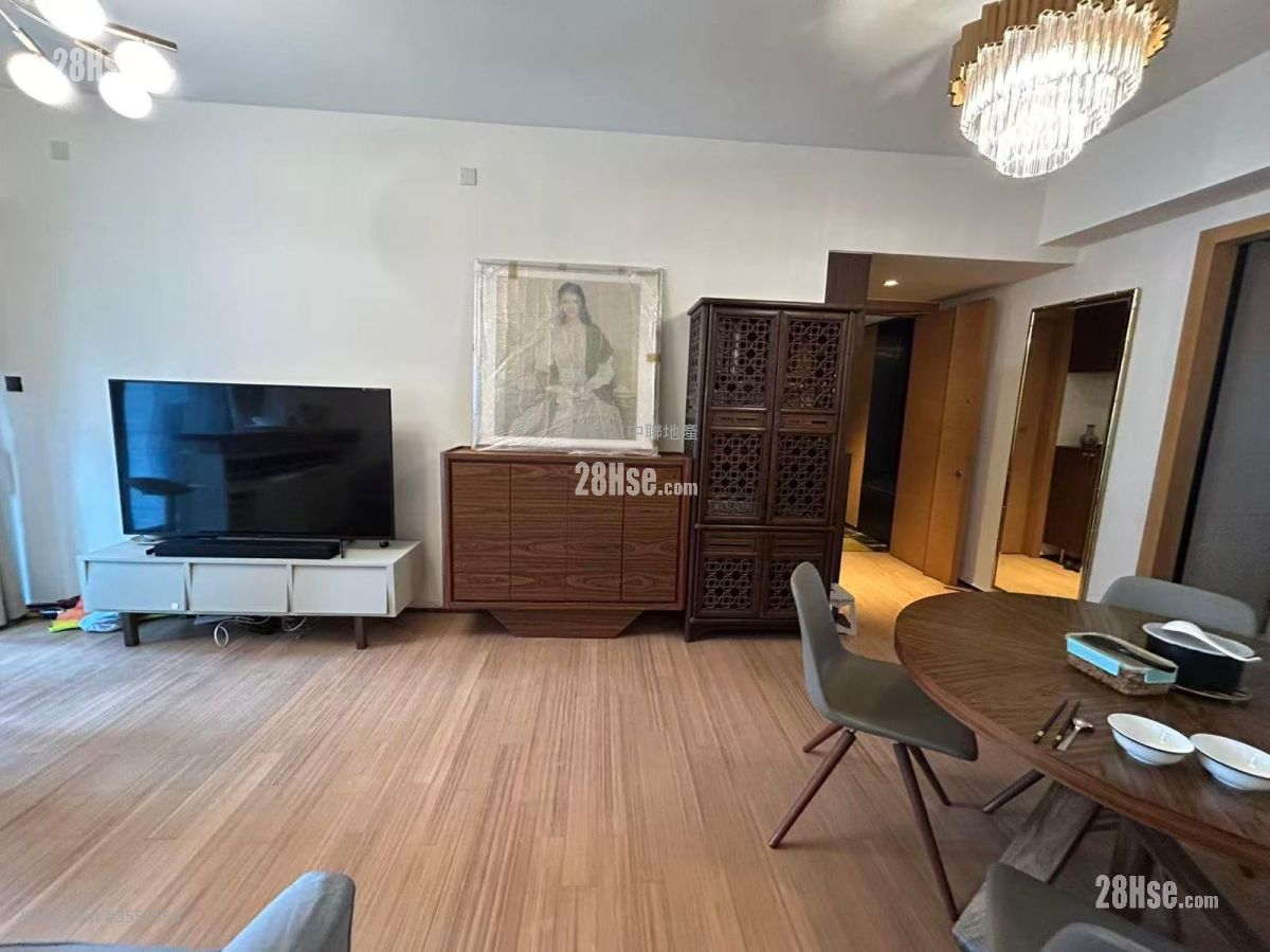 Arezzo Sell 3 Bedrooms , 2 Bathrooms 911 ft² Arezzo Sell 3 Bedrooms , 2 Bathrooms 911 ft²