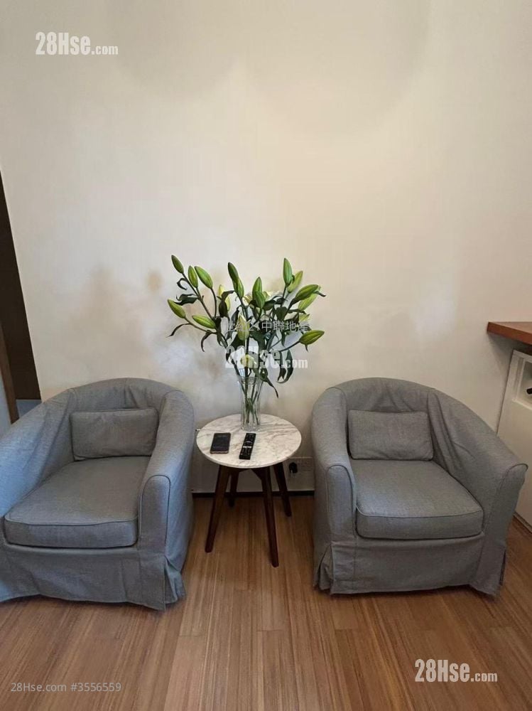 Arezzo Sell 3 Bedrooms , 2 Bathrooms 911 ft² Arezzo Sell 3 Bedrooms , 2 Bathrooms 911 ft²