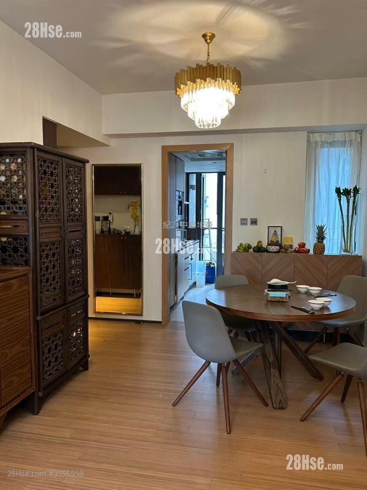 Arezzo Sell 3 Bedrooms , 2 Bathrooms 911 ft² Arezzo Sell 3 Bedrooms , 2 Bathrooms 911 ft²
