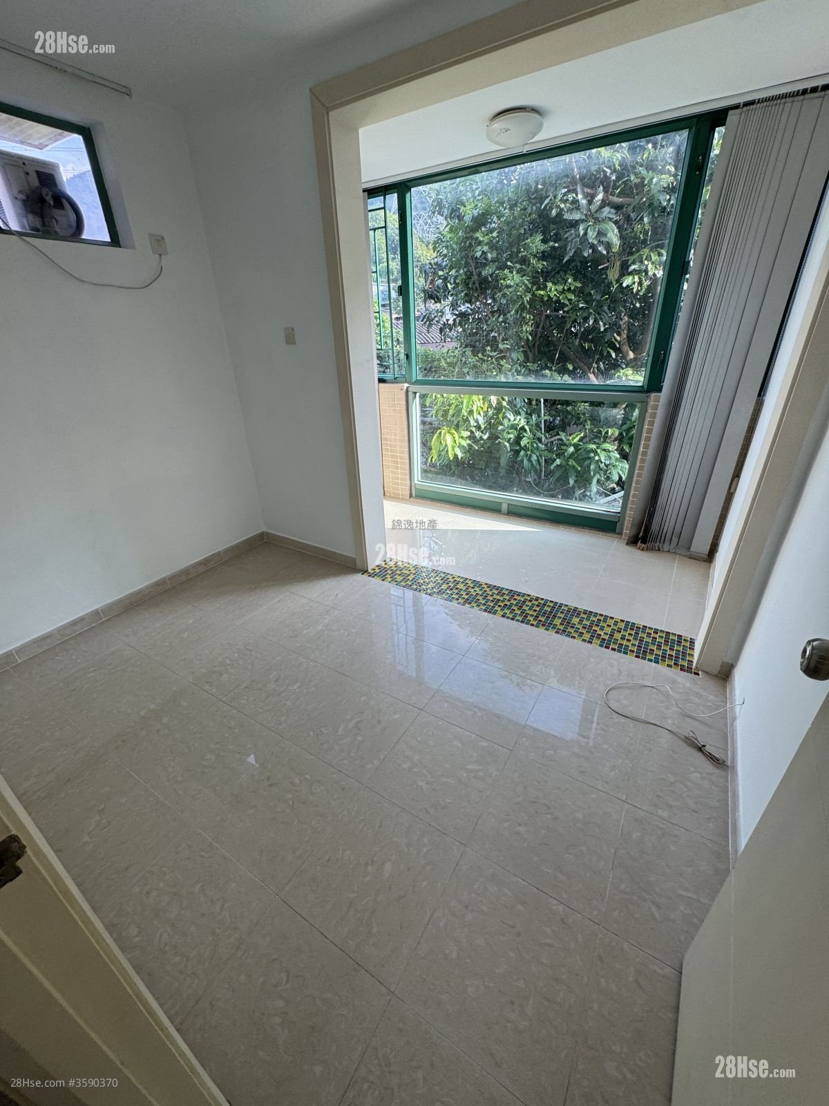 华安苑 售盘 3 房 , 1 浴室 700 平方尺