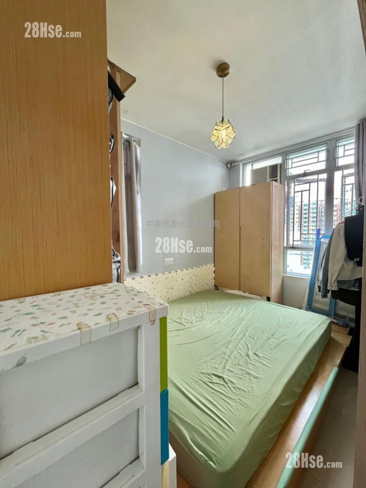 Sheung Chui Court Sell 3 Bedrooms , 1 Bathroom 438 ft² Sheung Chui Court Sell 3 Bedrooms , 1 Bathroom 438 ft²