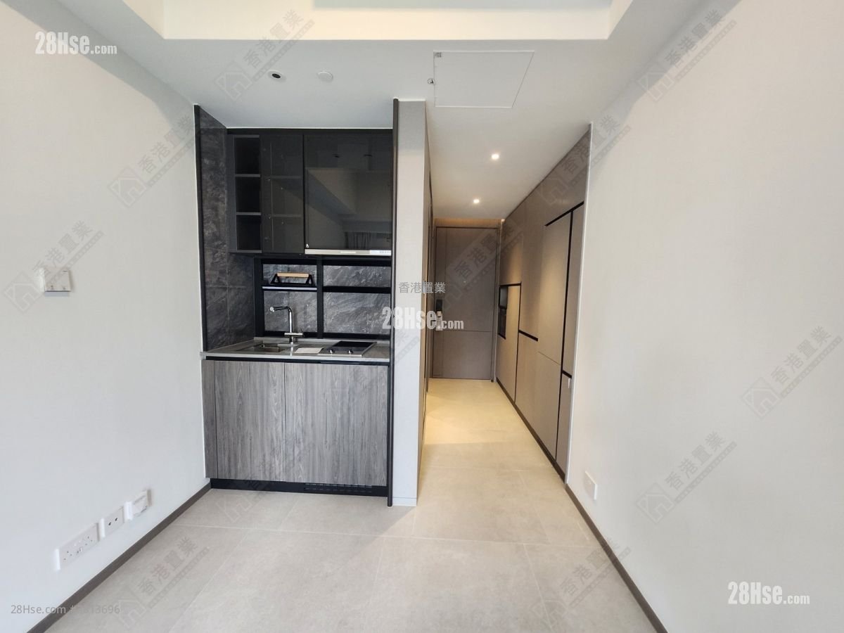 Cullinan Sky Rental 236 ft² Cullinan Sky Rental 236 ft²