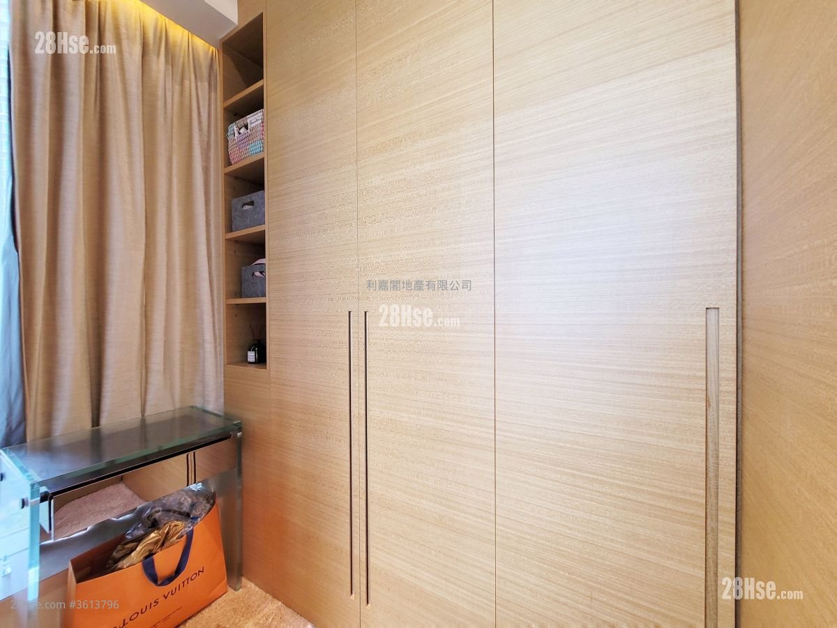 The Cullinan Sell 3 Bedrooms , 2 Bathrooms 872 ft² The Cullinan Sell 3 Bedrooms , 2 Bathrooms 872 ft²
