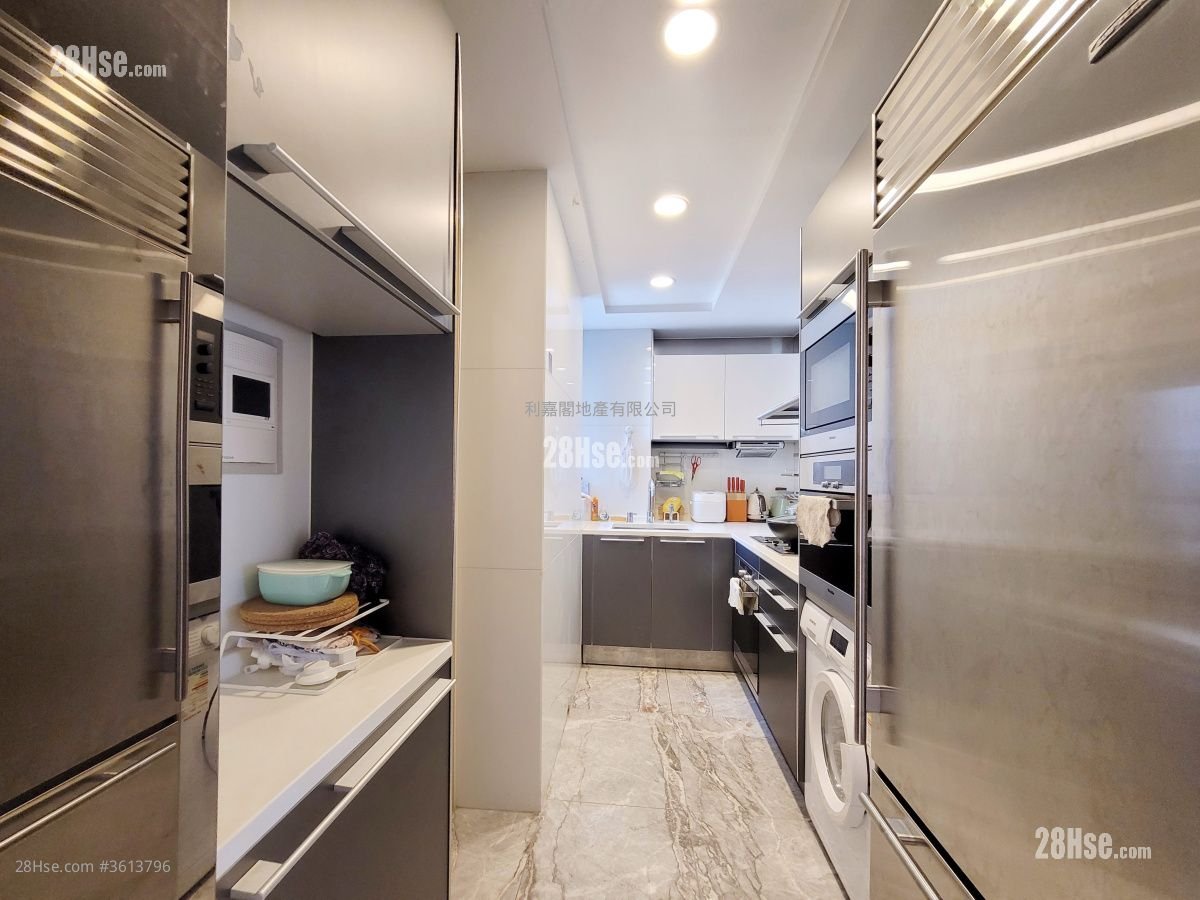 The Cullinan Sell 3 Bedrooms , 2 Bathrooms 872 ft² The Cullinan Sell 3 Bedrooms , 2 Bathrooms 872 ft²