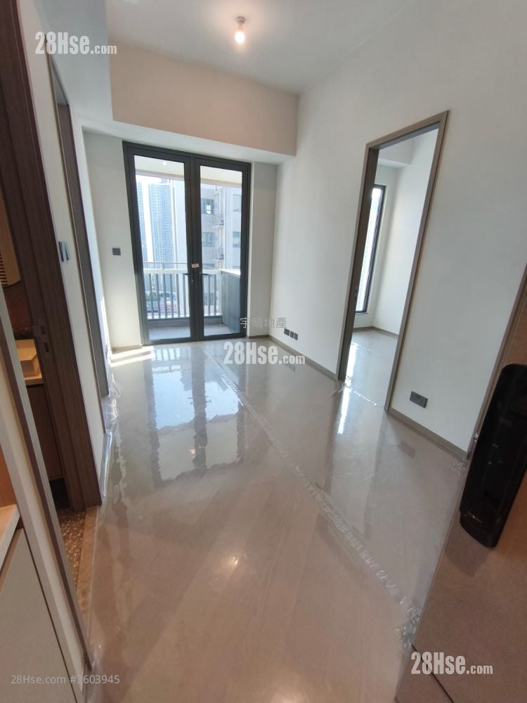 Bondlane Rental 3 Bedrooms , 1 Bathroom 421 ft²