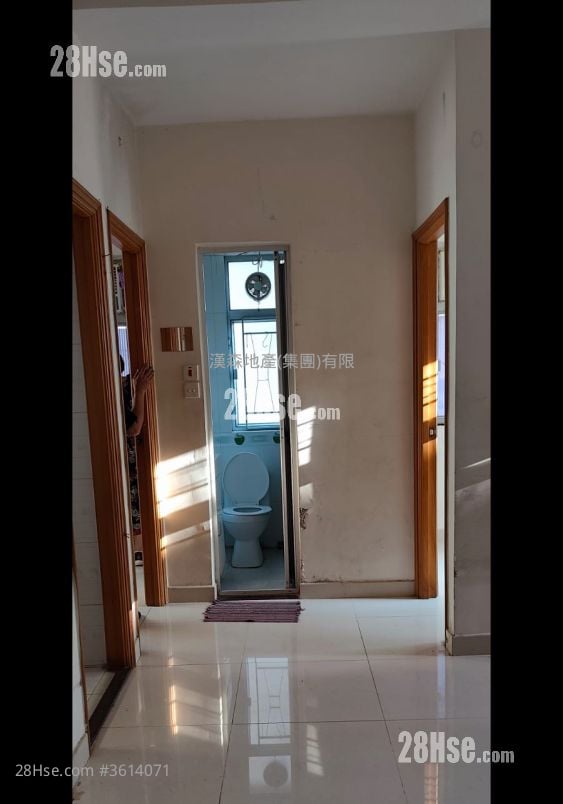 康寶大廈 租盤 2 房 , 1 浴室 358 平方呎 康寶大廈 租盤 2 房 , 1 浴室 358 平方呎