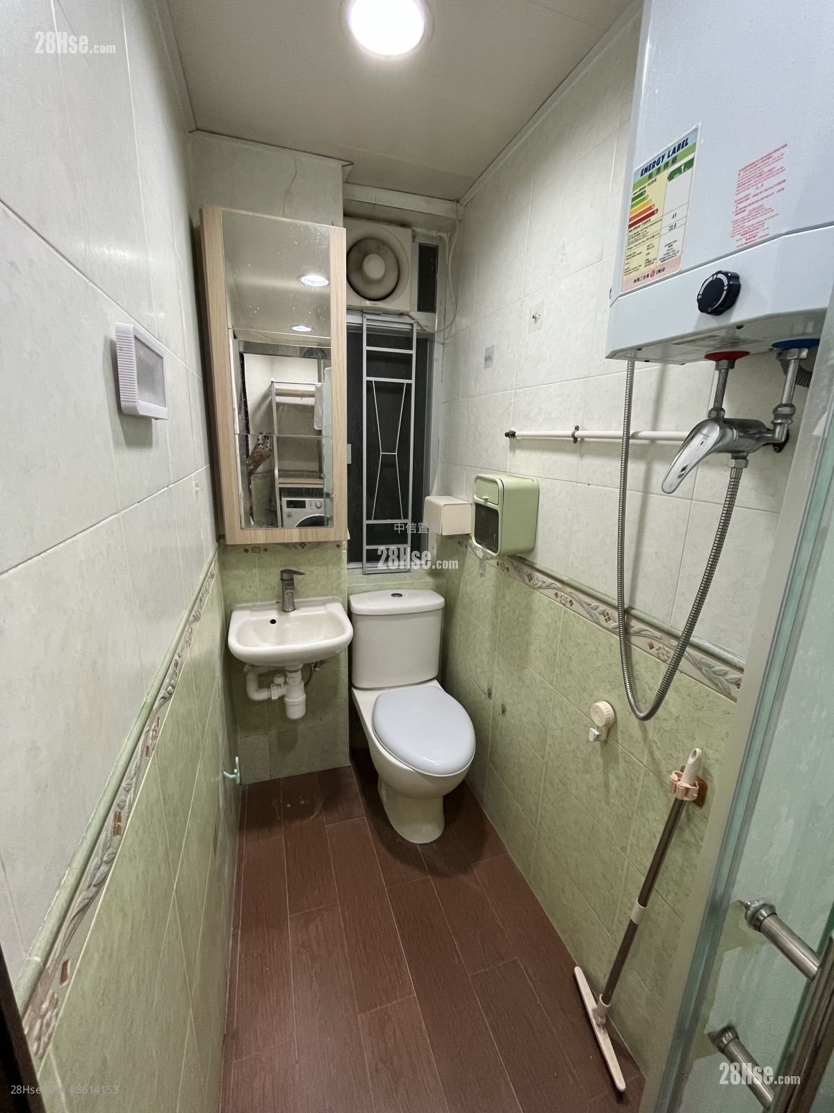 僑榮大廈 租盤 1 房 , 1 浴室 228 平方呎 僑榮大廈 租盤 1 房 , 1 浴室 228 平方呎