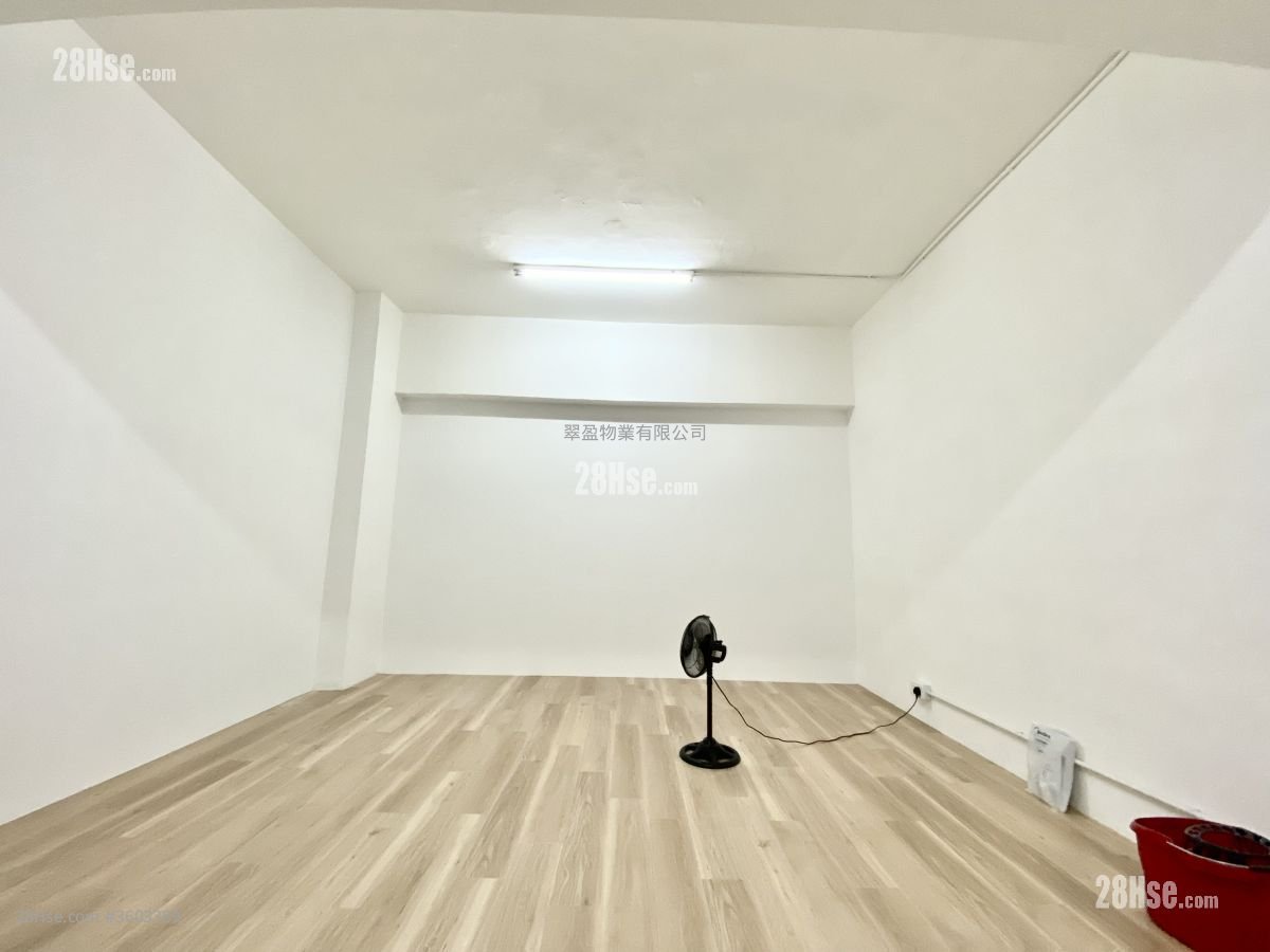 越聯工業大廈 租盤 210 平方呎