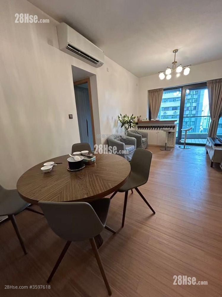 Arezzo Sell 3 Bedrooms , 2 Bathrooms 911 ft²