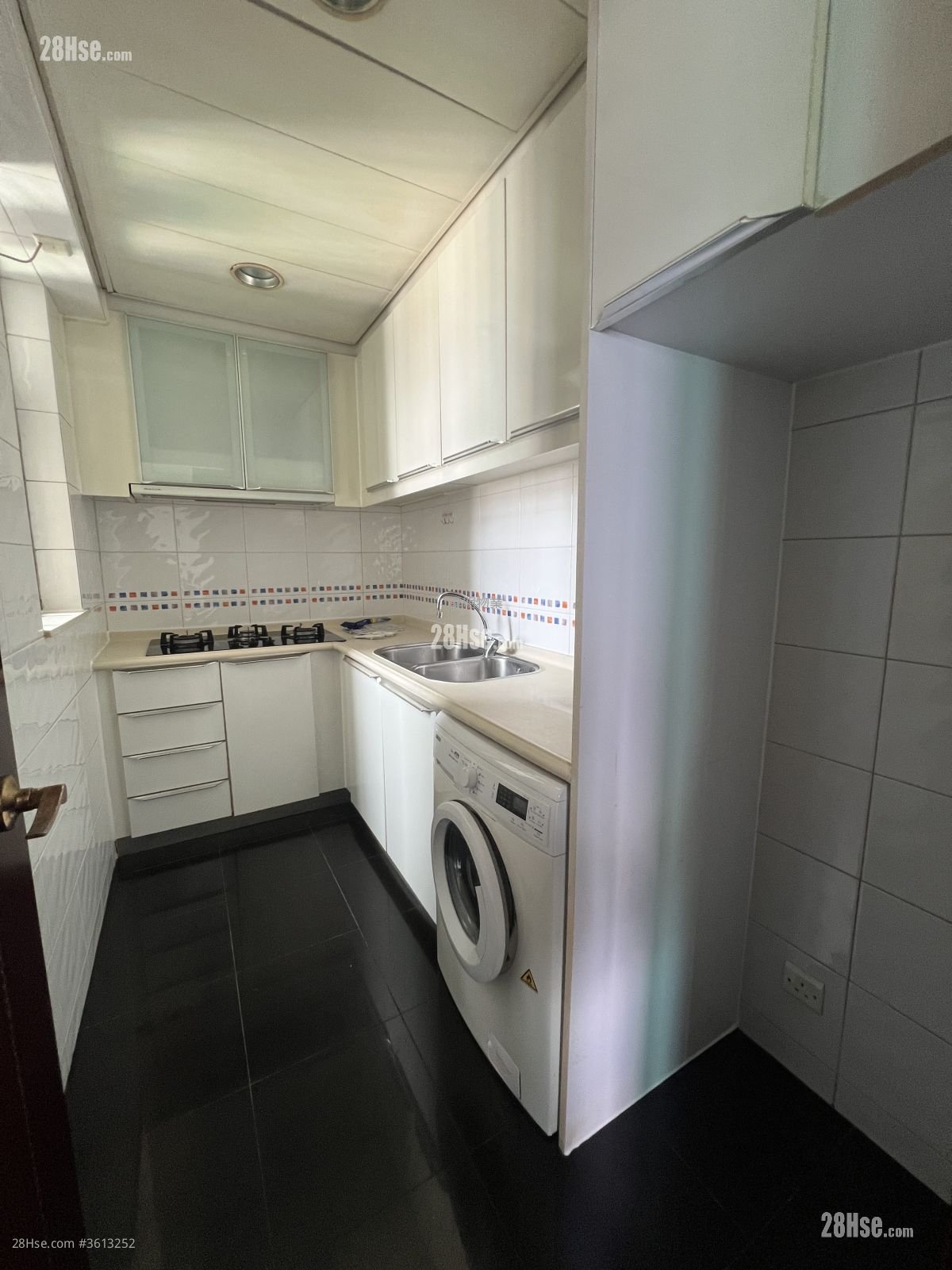 The Merton Rental 3 Bedrooms , 2 Bathrooms 663 ft² The Merton Rental 3 Bedrooms , 2 Bathrooms 663 ft²