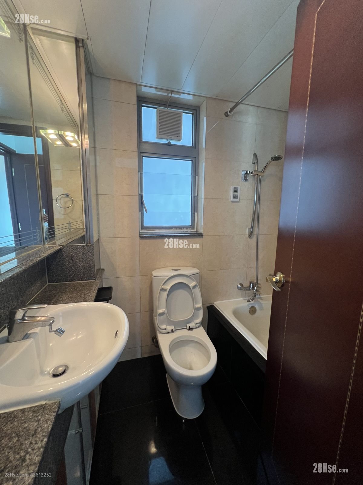 The Merton Rental 3 Bedrooms , 2 Bathrooms 663 ft² The Merton Rental 3 Bedrooms , 2 Bathrooms 663 ft²