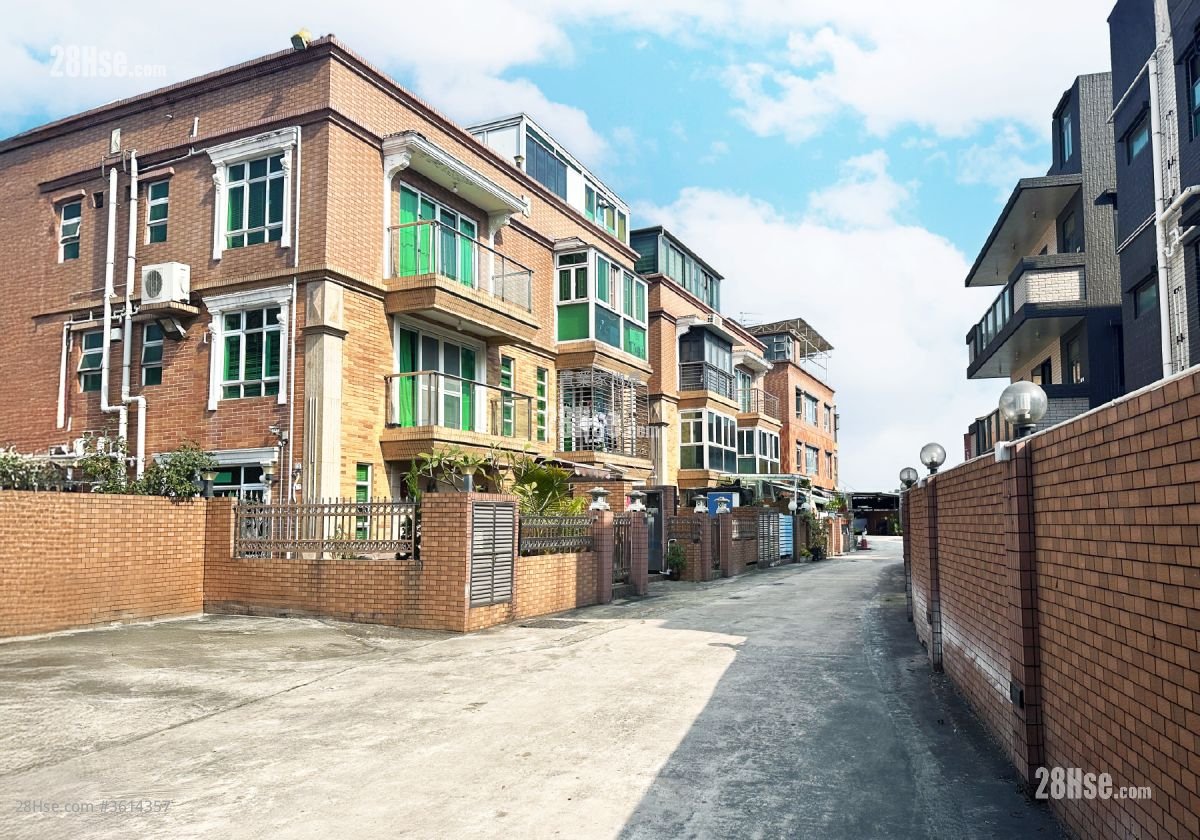 Village Sell 3 Bedrooms , 1 Bathroom 700 ft²