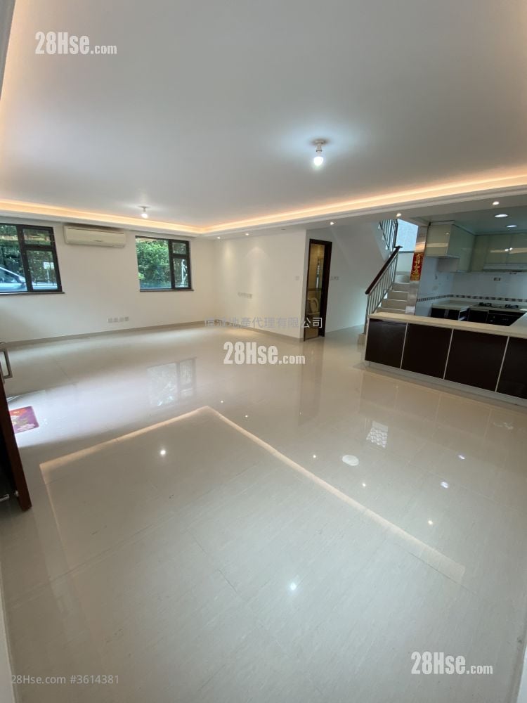 Village Rental 3 Bedrooms 1,400 ft²
