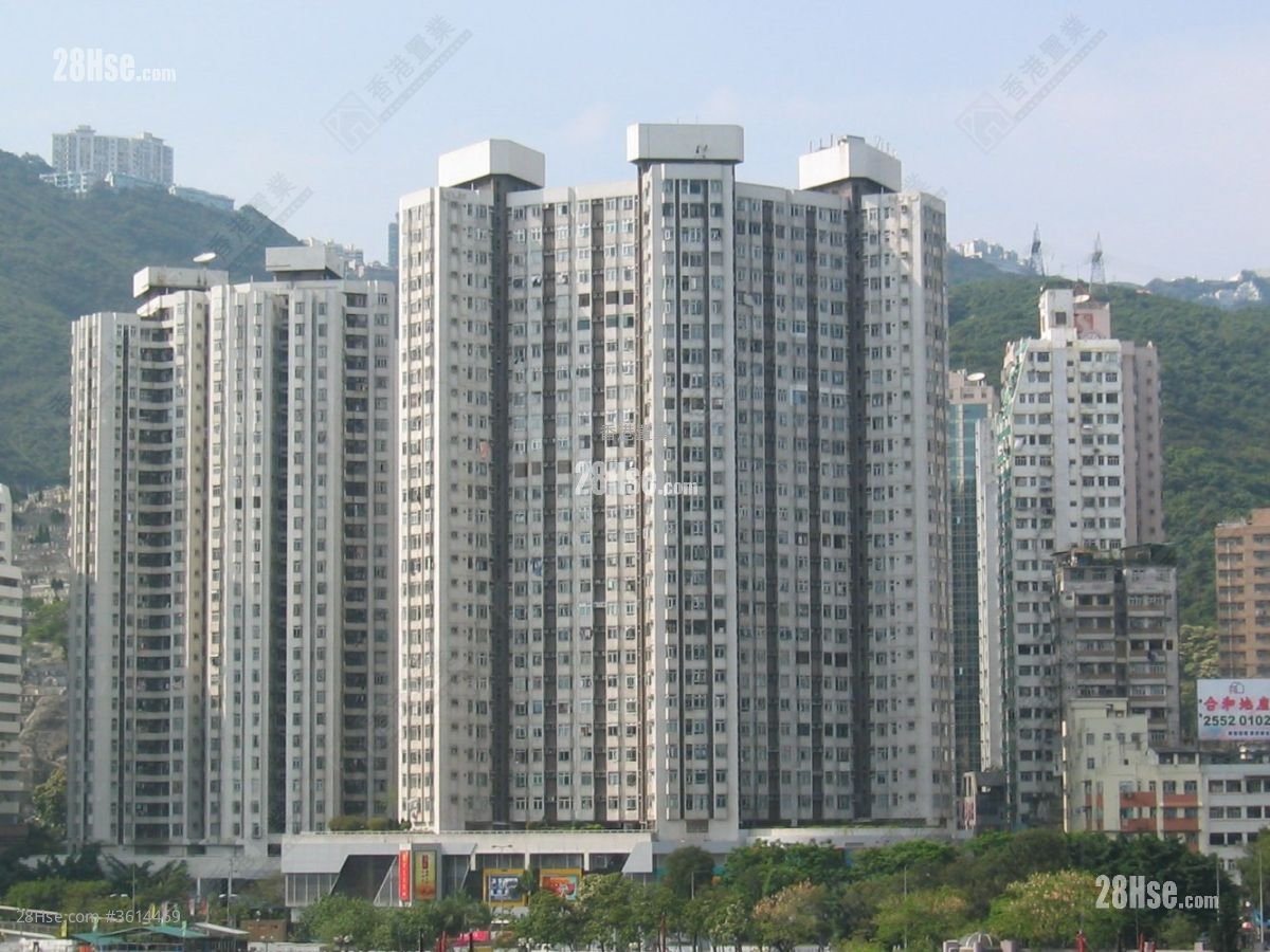 Aberdeen Centre Sell 3 Bedrooms , 1 Bathroom 572 ft² Aberdeen Centre Sell 3 Bedrooms , 1 Bathroom 572 ft²