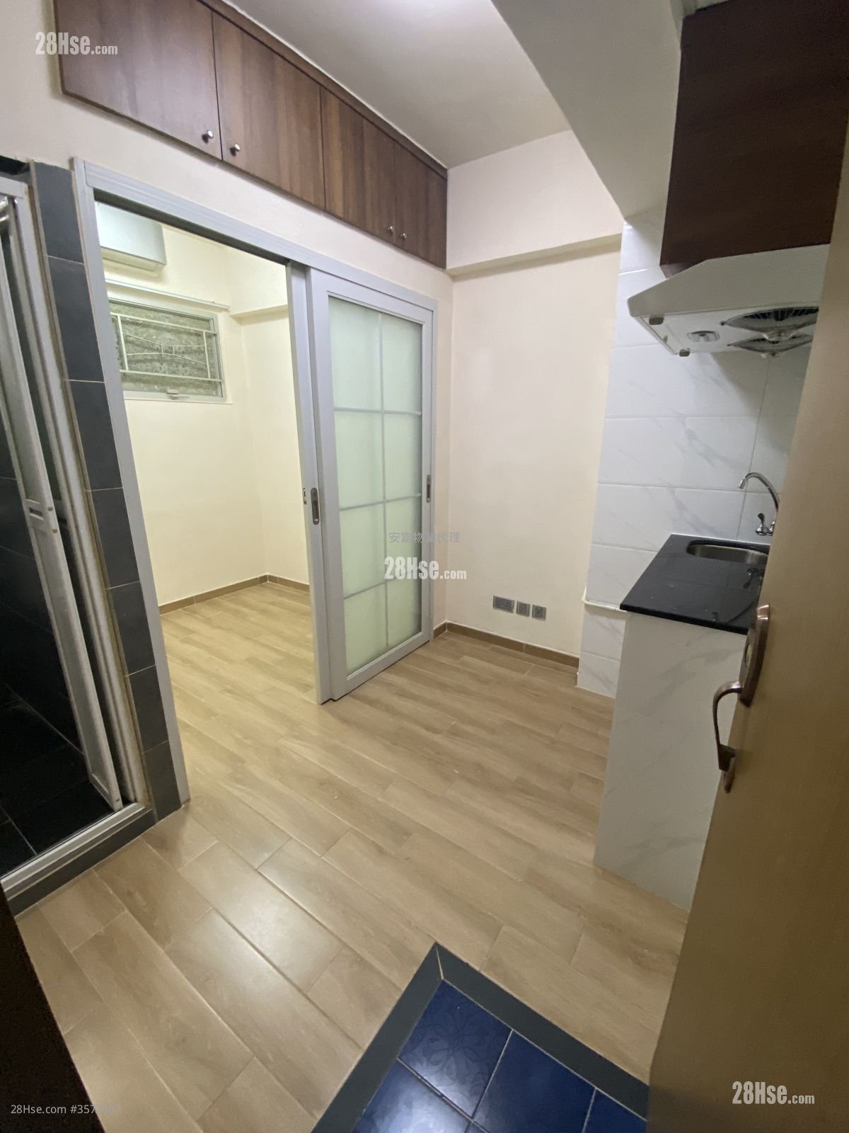 Pauline Building Rental 140 ft²