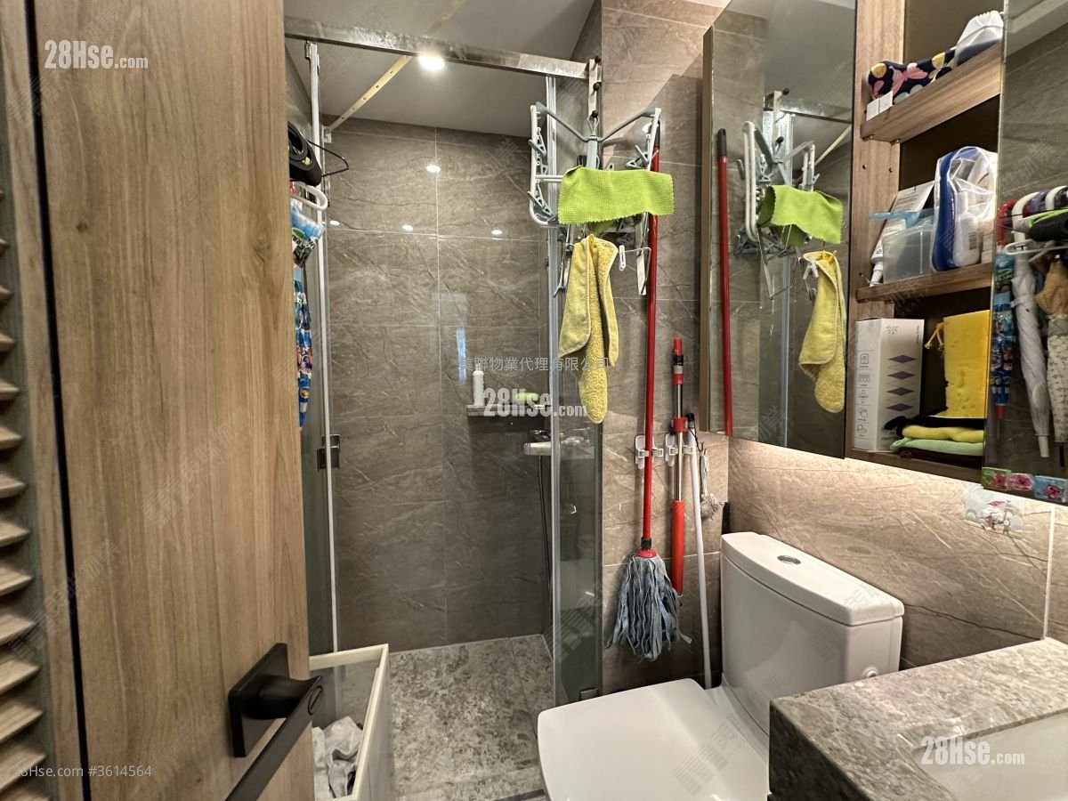 Centra Horizon Sell 2 Bedrooms 620 ft² Centra Horizon Sell 2 Bedrooms 620 ft²