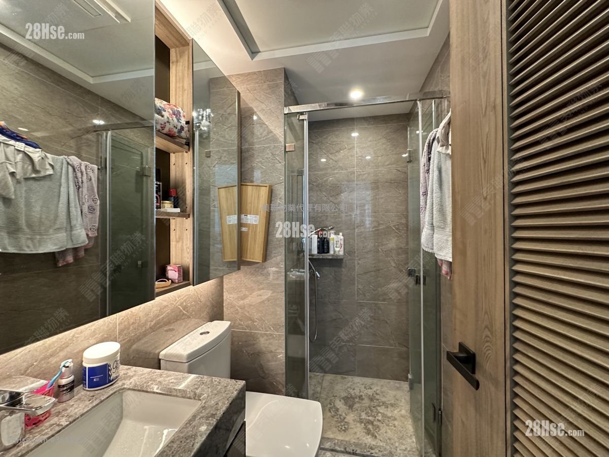 Centra Horizon Sell 2 Bedrooms 620 ft² Centra Horizon Sell 2 Bedrooms 620 ft²