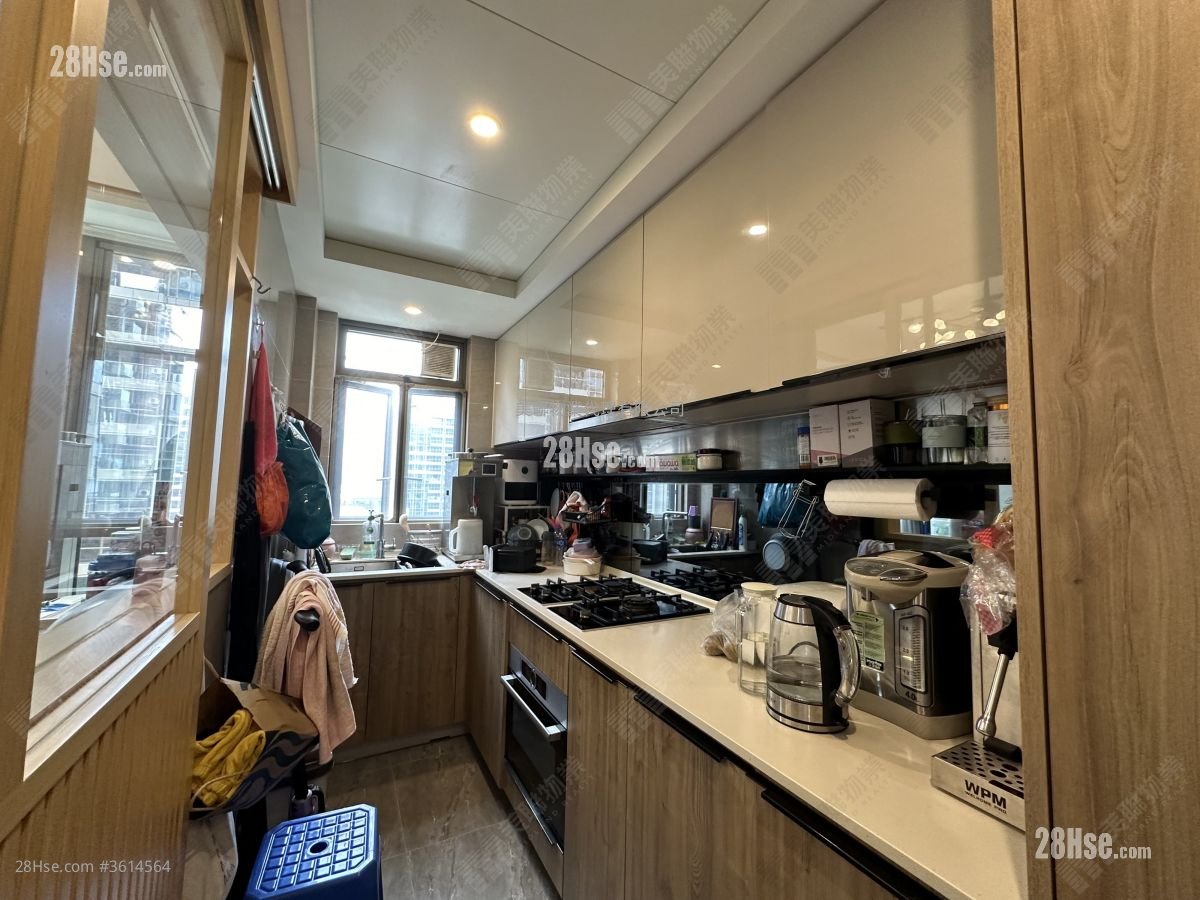 Centra Horizon Sell 2 Bedrooms 620 ft² Centra Horizon Sell 2 Bedrooms 620 ft²