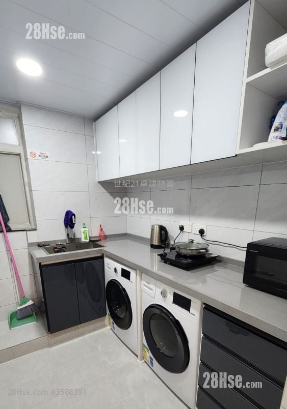 Man Fai Building Rental 2 Bathrooms 40 ft²