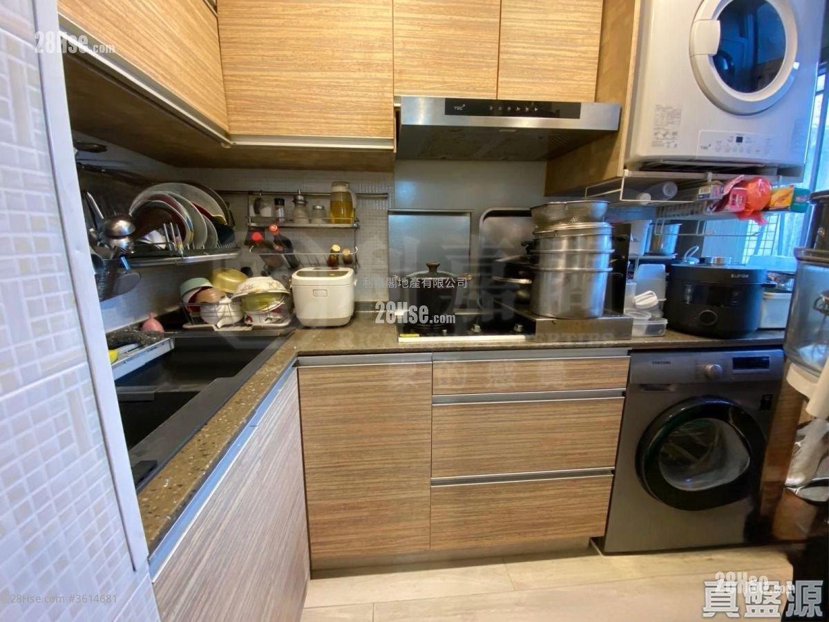 Yuk Ming Court Sell 3 Bedrooms 607 ft² Yuk Ming Court Sell 3 Bedrooms 607 ft²