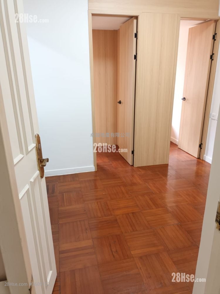 Chong Yip Centre Rental 2 Bedrooms , 1 Bathroom