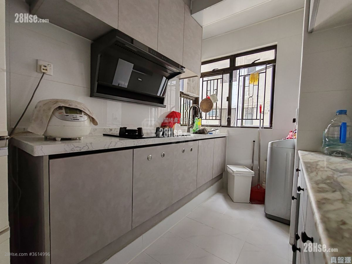 Shatin Plaza Sell 3 Bedrooms 836 ft² Shatin Plaza Sell 3 Bedrooms 836 ft²