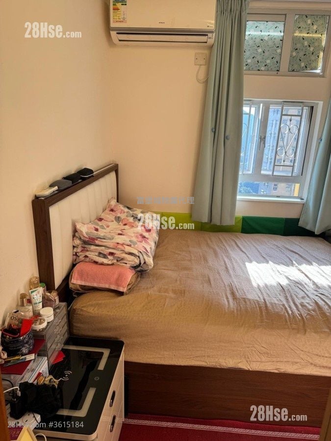 Hong Lam Court Sell 4 Bedrooms , 1 Bathroom 645 ft² Hong Lam Court Sell 4 Bedrooms , 1 Bathroom 645 ft²