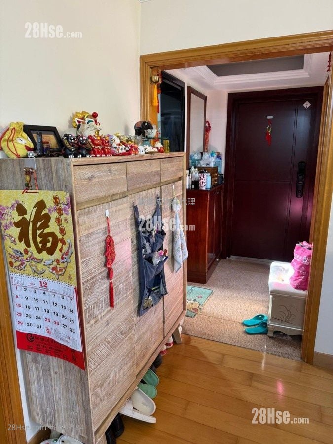 Hong Lam Court Sell 4 Bedrooms , 1 Bathroom 645 ft² Hong Lam Court Sell 4 Bedrooms , 1 Bathroom 645 ft²