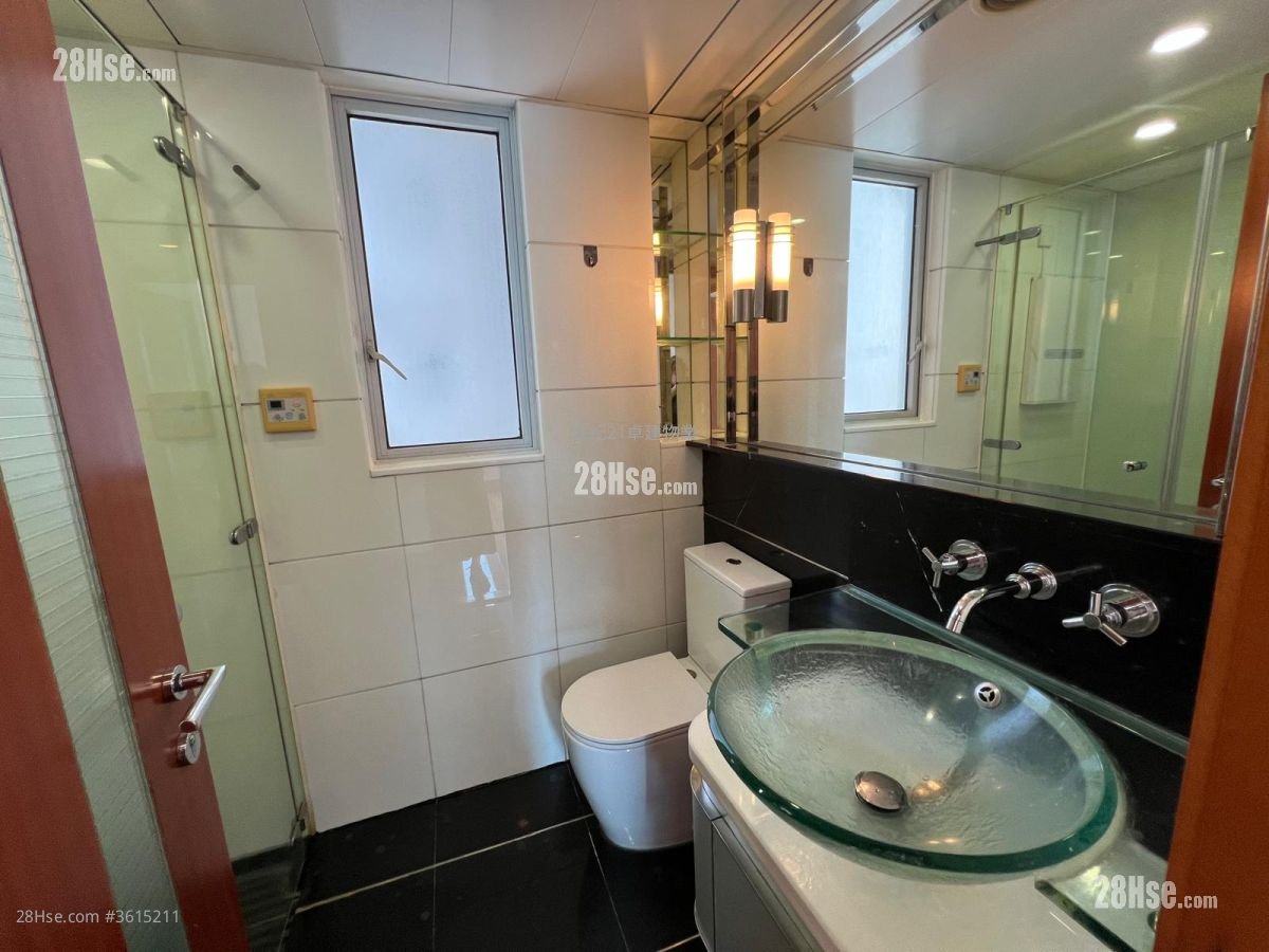 君临天下 售盘 2 房 , 2 浴室 750 平方尺 君临天下 售盘 2 房 , 2 浴室 750 平方尺