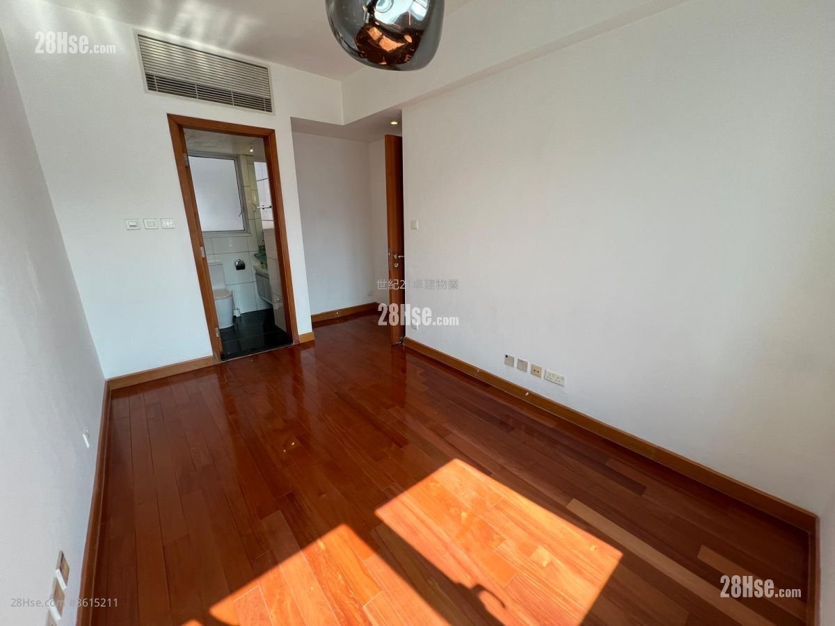 君临天下 售盘 2 房 , 2 浴室 750 平方尺 君临天下 售盘 2 房 , 2 浴室 750 平方尺