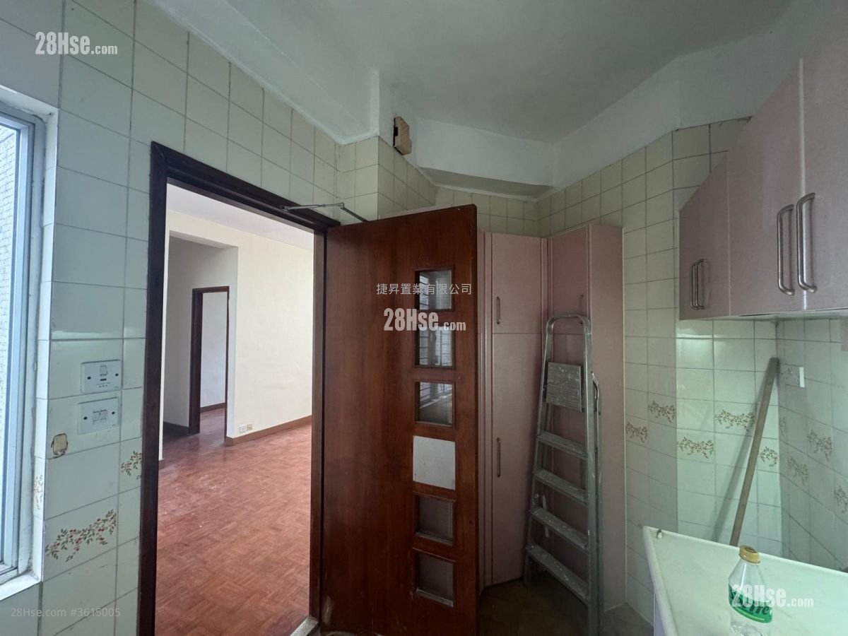 黃埔花園 售盤 4 房 , 2 浴室 797 平方呎 黃埔花園 售盤 4 房 , 2 浴室 797 平方呎