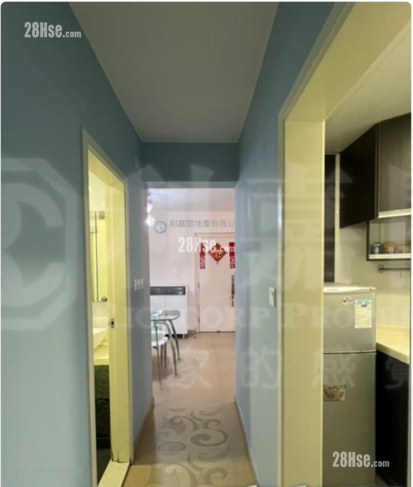 Kornhill Sell 2 Bedrooms , 1 Bathroom 466 ft² Kornhill Sell 2 Bedrooms , 1 Bathroom 466 ft²