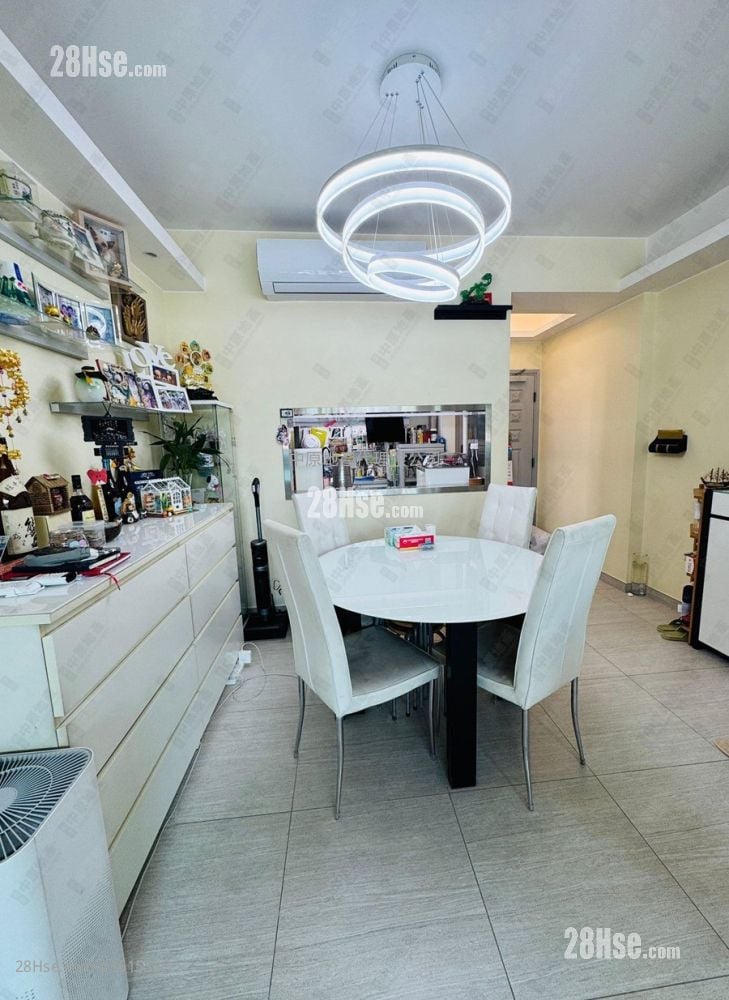 启欣轩 售盘 4 房 , 2 浴室 927 平方尺 启欣轩 售盘 4 房 , 2 浴室 927 平方尺