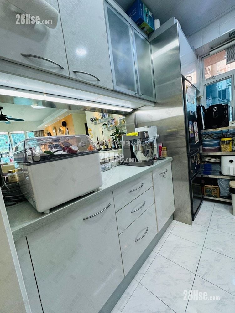 启欣轩 售盘 4 房 , 2 浴室 927 平方尺 启欣轩 售盘 4 房 , 2 浴室 927 平方尺