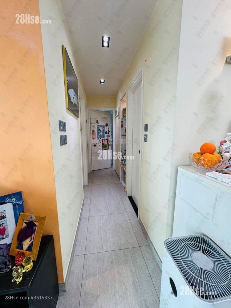 启欣轩 售盘 4 房 , 2 浴室 927 平方尺 启欣轩 售盘 4 房 , 2 浴室 927 平方尺