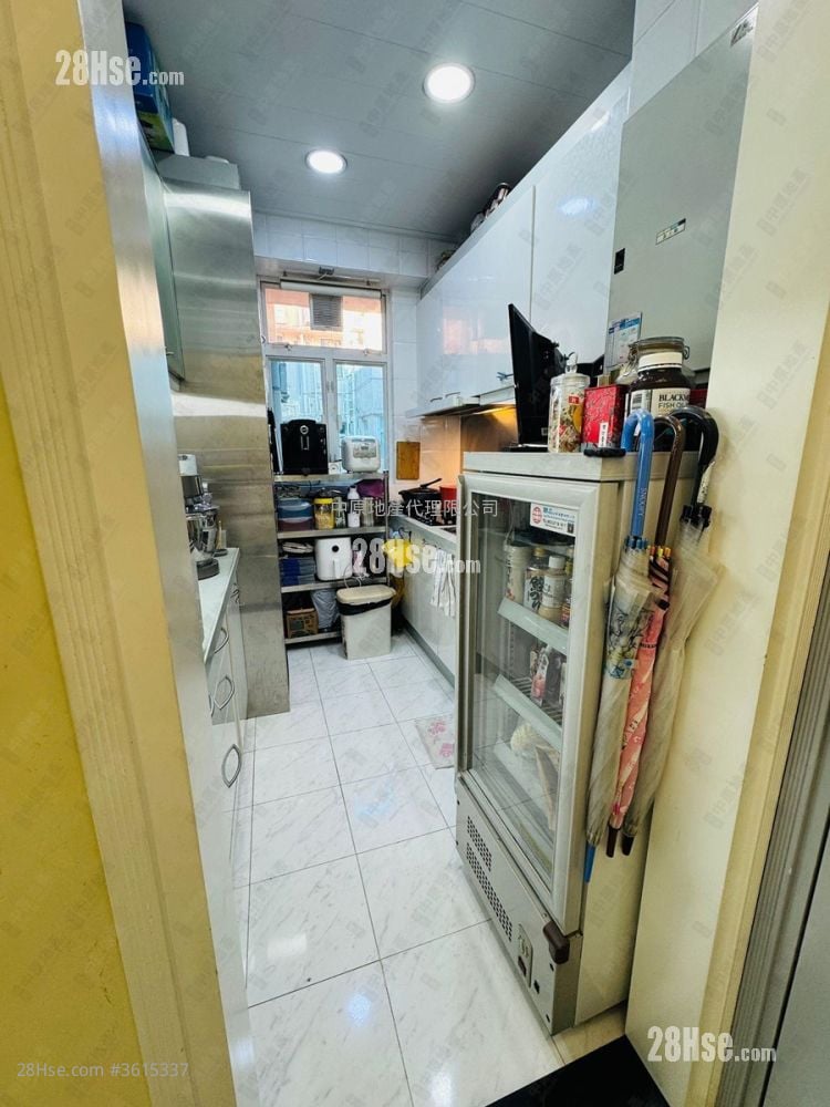 启欣轩 售盘 4 房 , 2 浴室 927 平方尺 启欣轩 售盘 4 房 , 2 浴室 927 平方尺