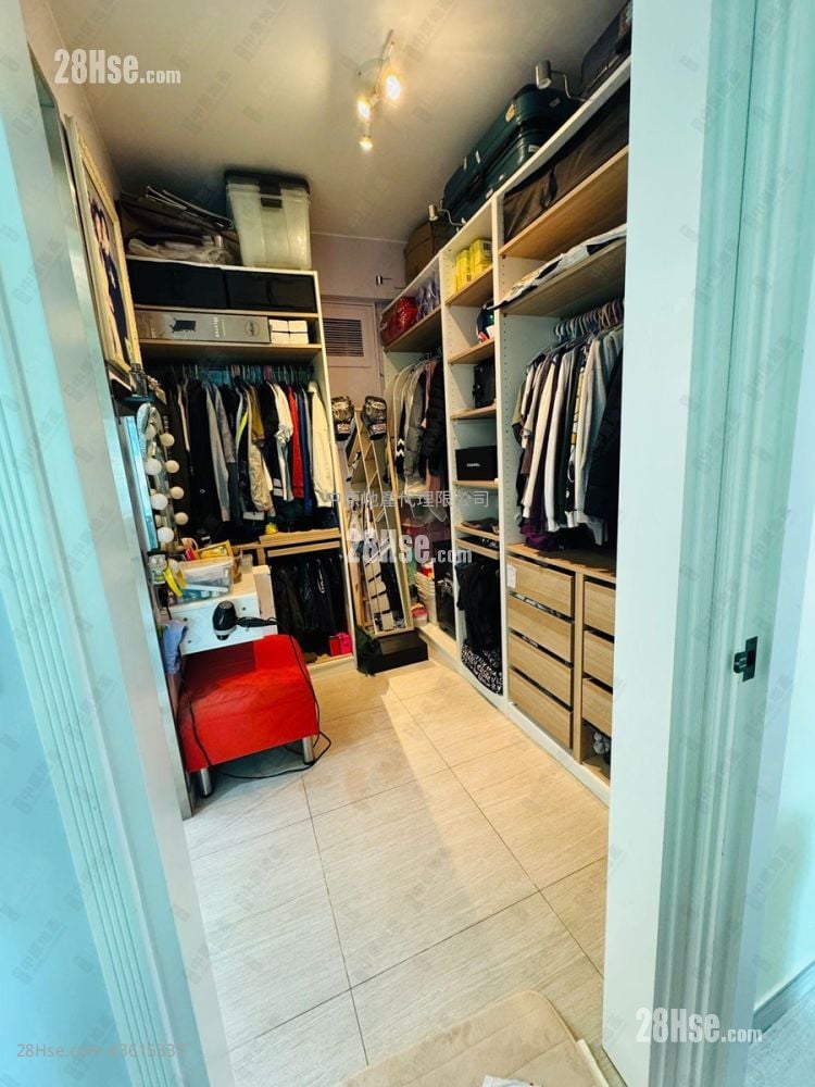 启欣轩 售盘 4 房 , 2 浴室 927 平方尺 启欣轩 售盘 4 房 , 2 浴室 927 平方尺