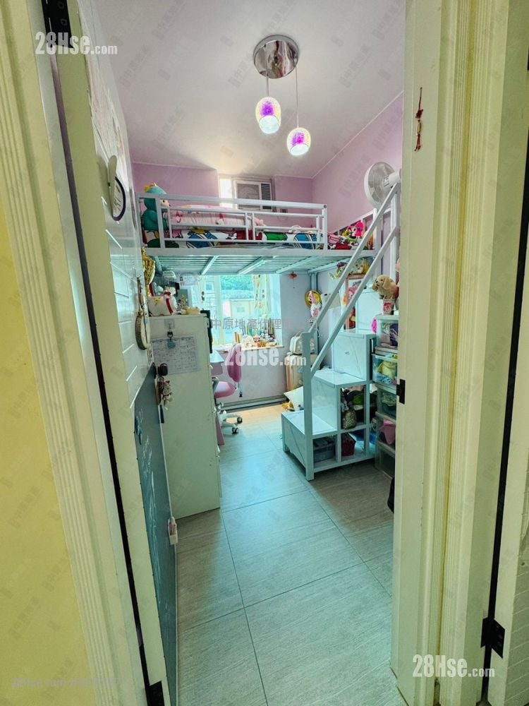 启欣轩 售盘 4 房 , 2 浴室 927 平方尺 启欣轩 售盘 4 房 , 2 浴室 927 平方尺