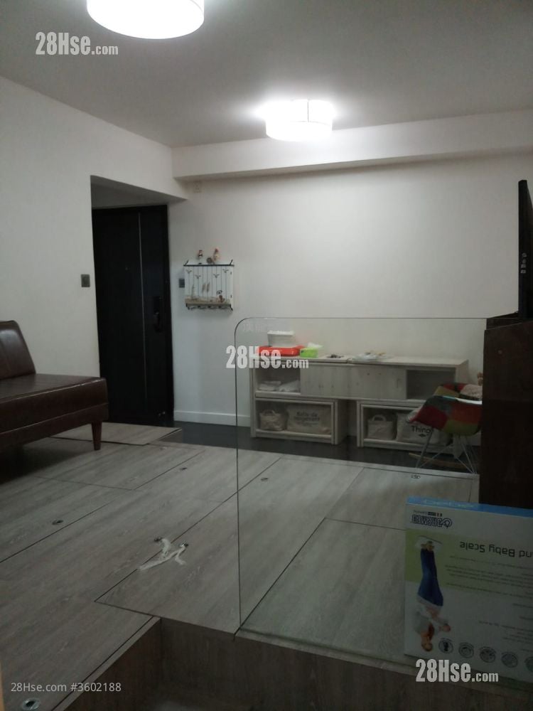 Charming Garden Sell 2 Bedrooms , 1 Bathroom 431 ft²