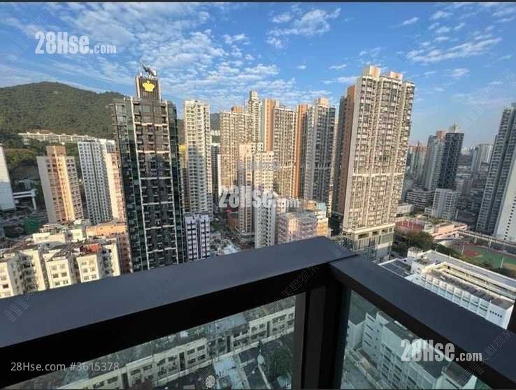 High One Sell Studio , 1 Bathroom 193 ft²